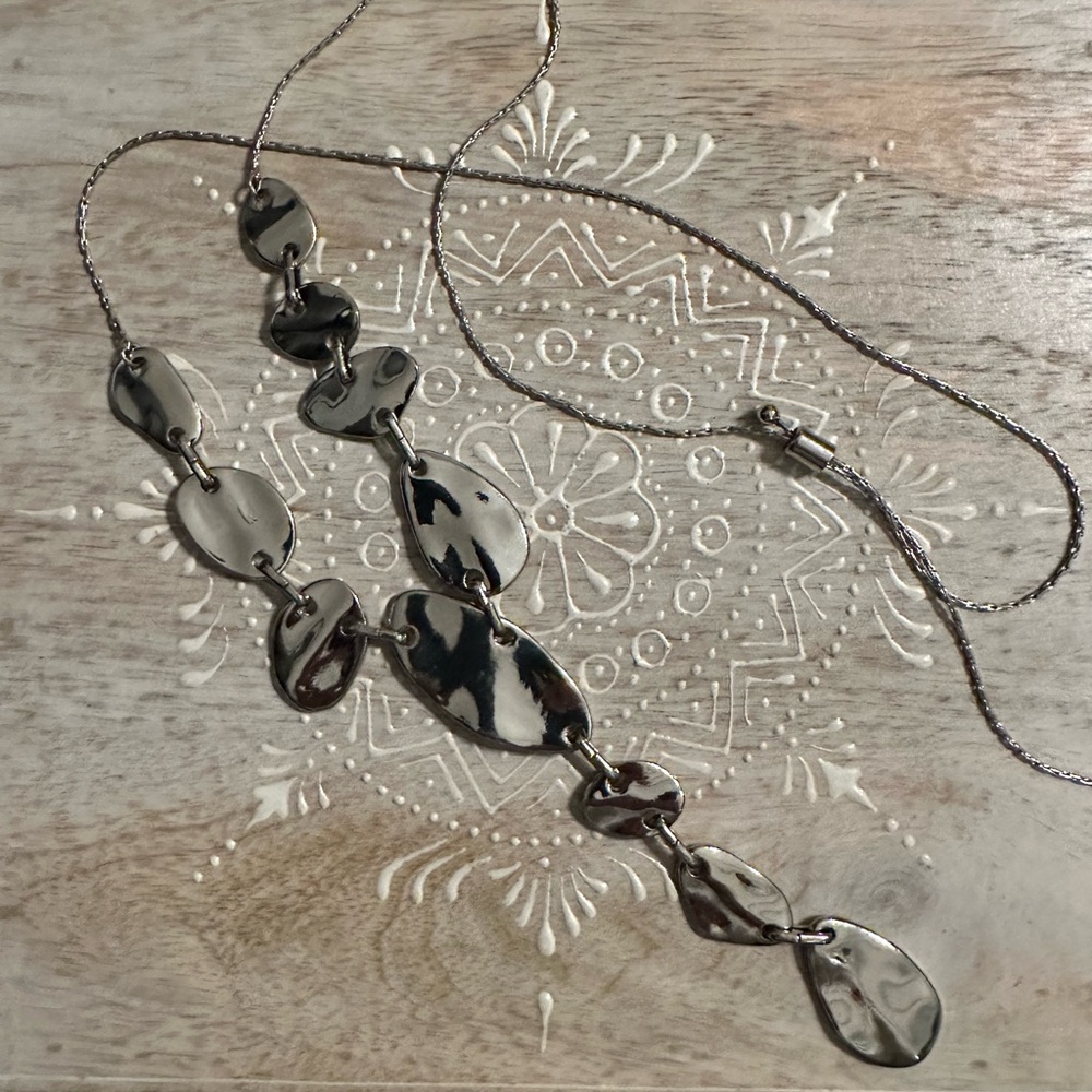 Women’s necklace